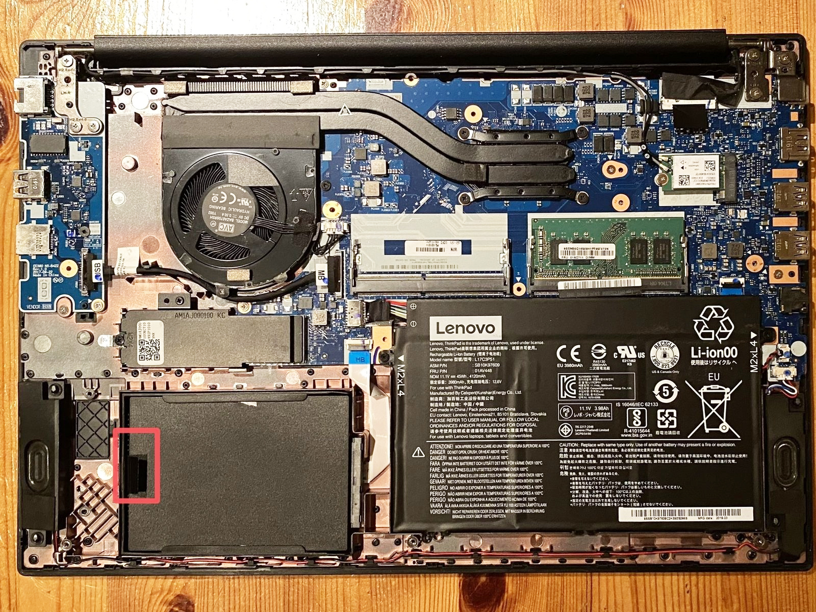 Internal Photo of Lenovo ThinkPad E580, E585, E590, E595, L580, L590, R590, T590, black backlit US keyboard original call (Thinkpad E585)